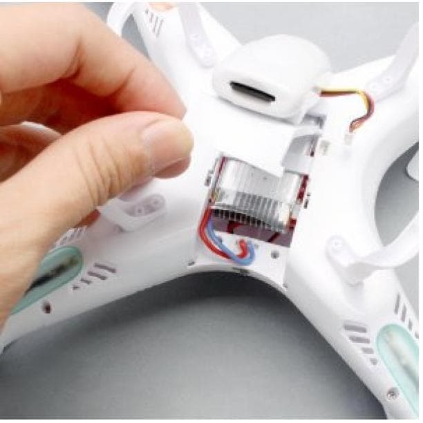 【お買得♪】ドローンカメラ付 クアッドマルチコプター4CH( ホワイト)