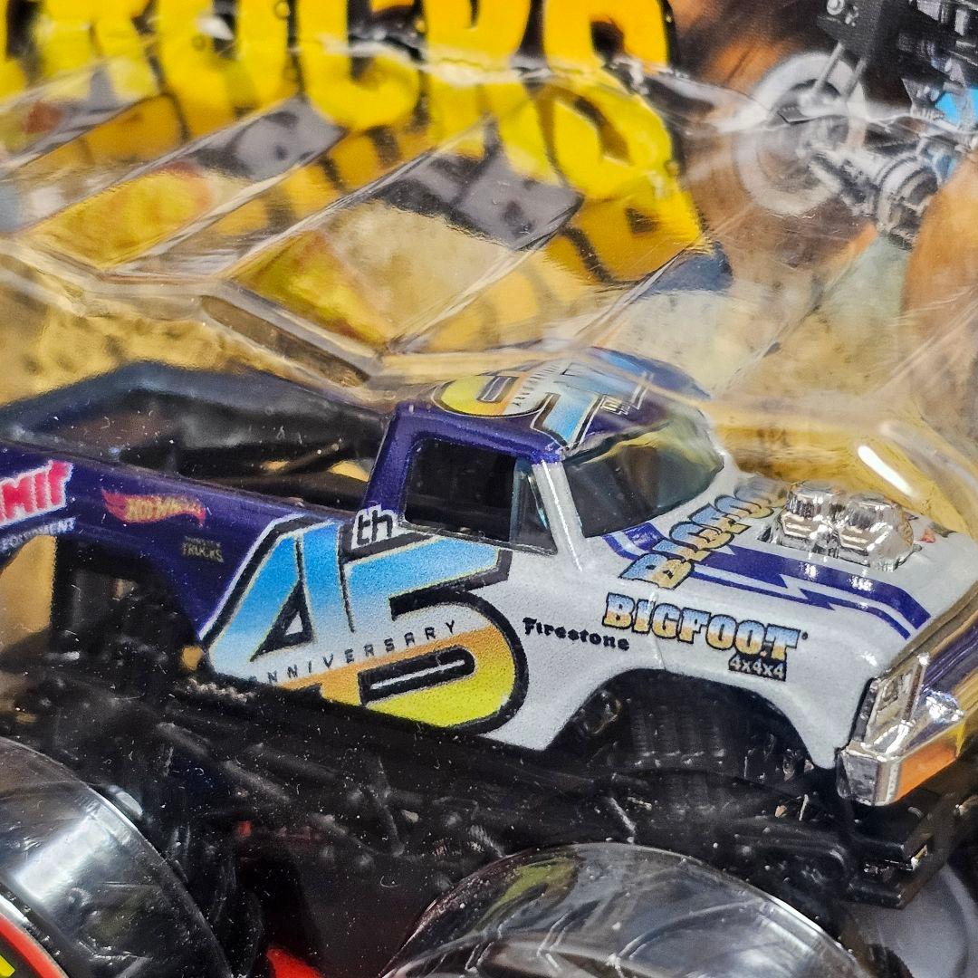 ホットウィール モンスタートラック ビッグフット 45周年バージョン