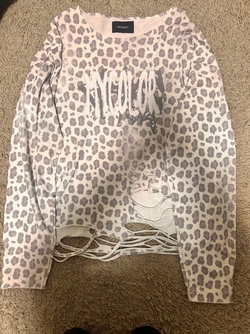 GRANCY 総柄ラインストーングラフィックロンT - メルカリ