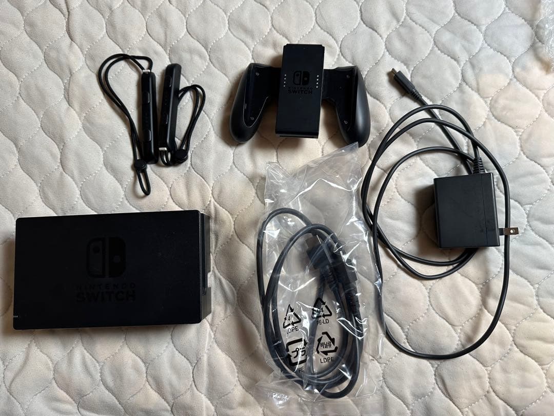 Nintendo Switch 本体 グレー 付属品完備 ケース付き - メルカリ