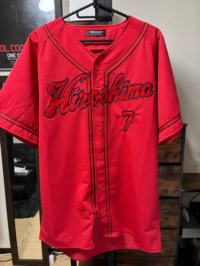 広島 堂林翔太 ハイクオリティユニフォーム Lサイズ - メルカリ