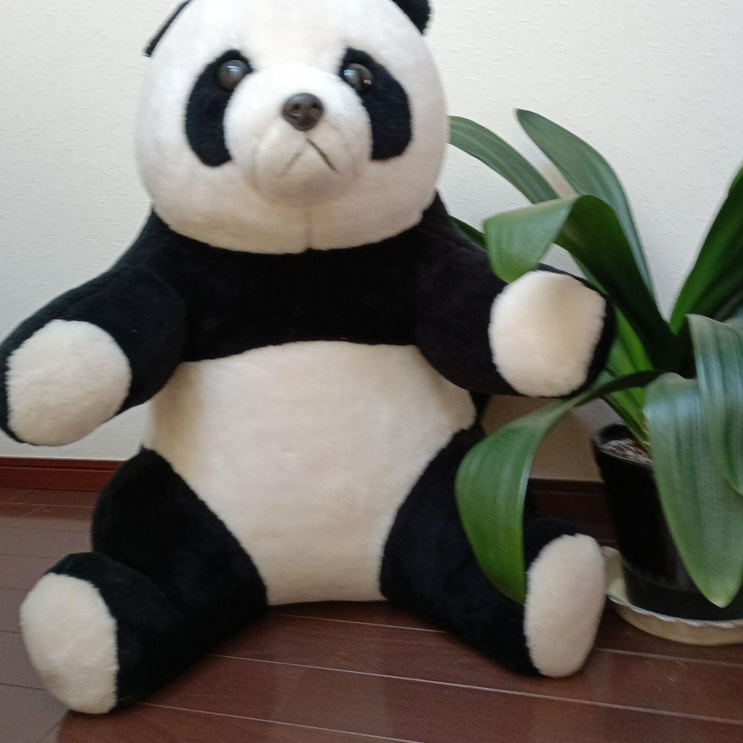 大きいパンダのぬいぐるみ