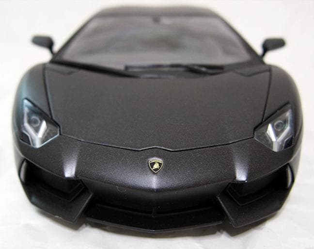 1/18 ランボルギーニ Aventador LP 700-4ミニカー完成品