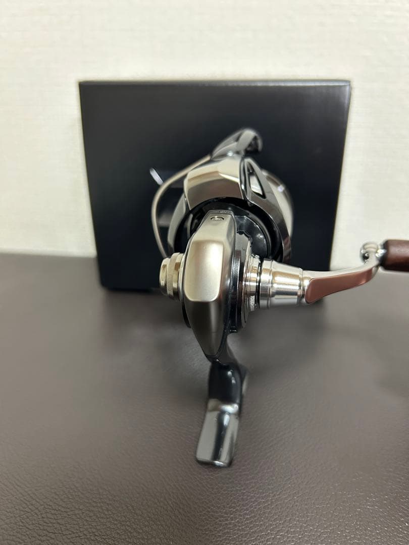 24セルテート FC LT2500S (SLP Iシェイプウッドノブ黒檀)ダイワ - メルカリ