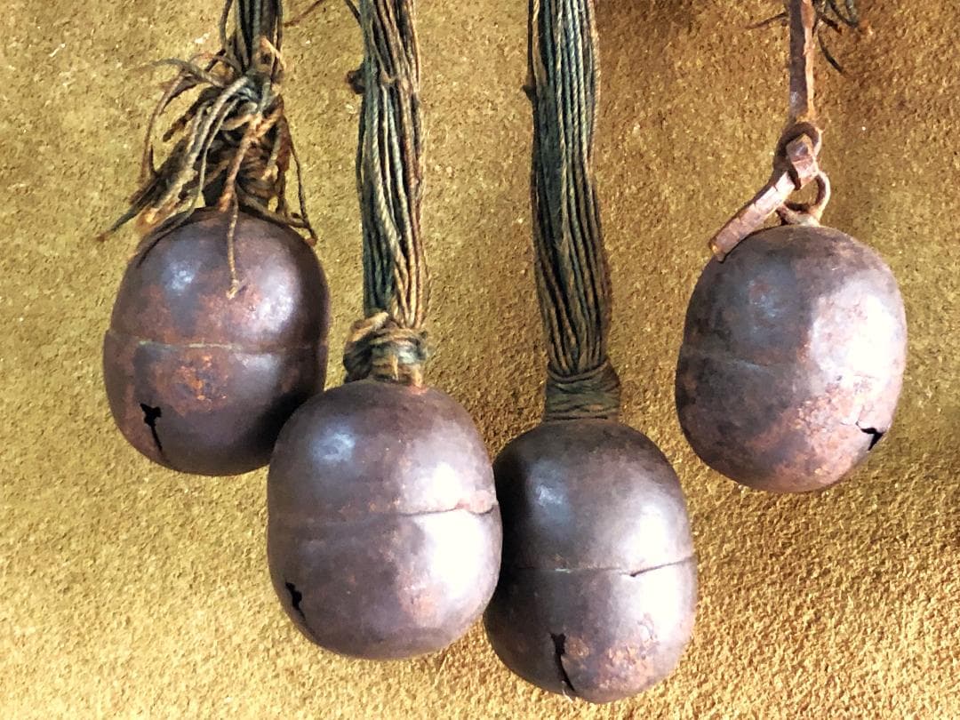 【 ”東町”連馬鈴対 】　江戸時代　馬具装飾品