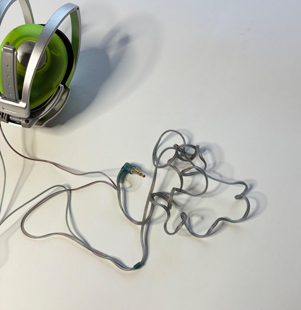 SONY ヘッドホン “eggo\" MDR-D011 密閉型 スケルトン 中古