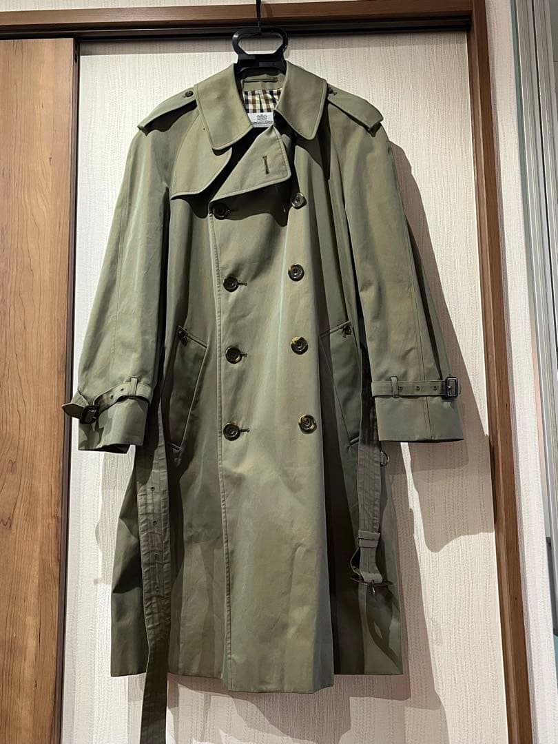 【美品】ロングトレンチコート　玉虫色　XL 春アウター】運命の出会い！玉虫色のバーバリートレンチは