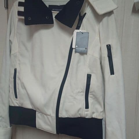 バーバリー  ブルゾン BURBERRY（バーバリー） ブルゾン ブラック ジャケット サイズM 入園