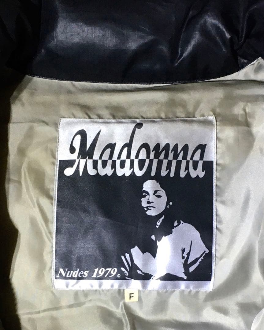稀少レア非売品☆マドンナ ノベルティ ダウンジャケット Nudes 1979