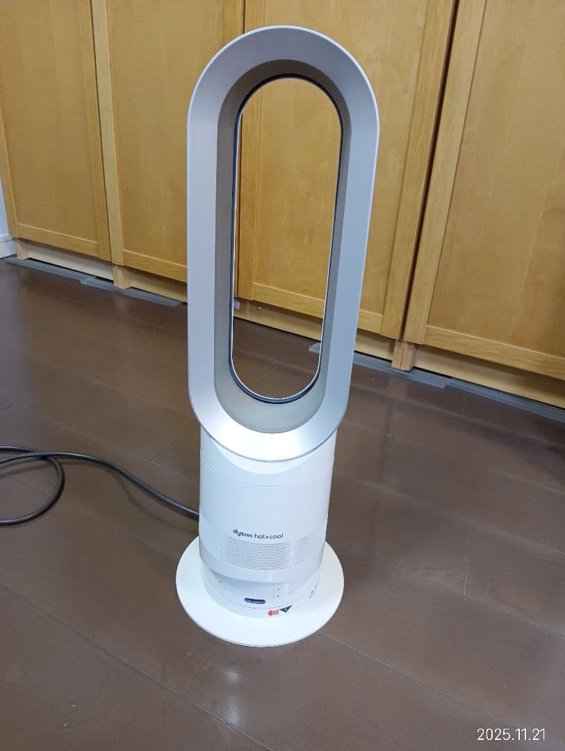 dyson hot＋cool ダイソンホット＋クール　リモコン付き　AM05 AM05-WS 電気ファンヒーター Dyson hot＋cool（ダイソン ホット+クール