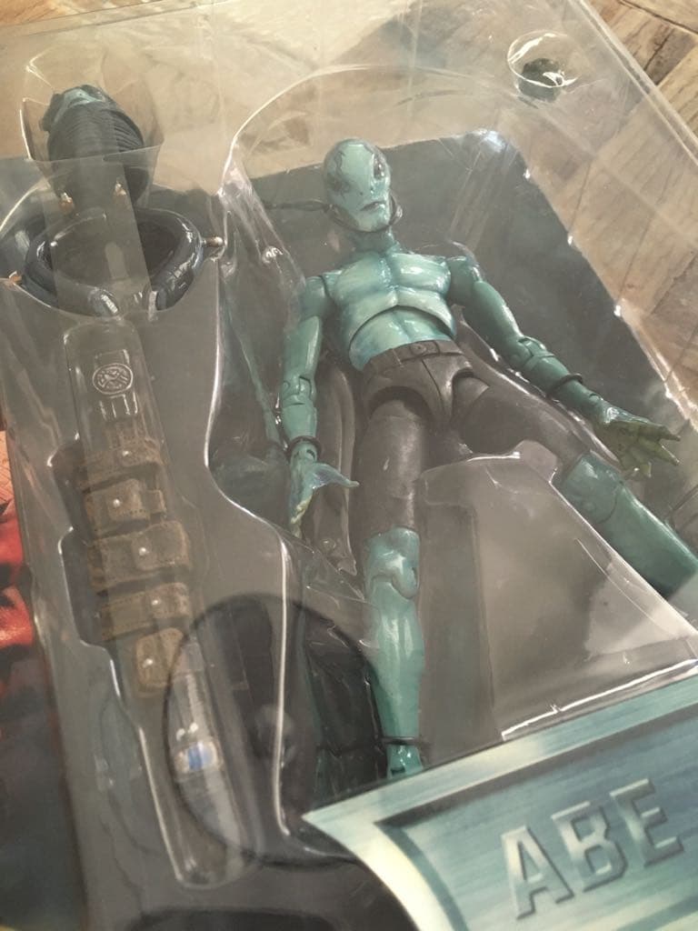 ヘルボーイ 8インチ フィギュア シリーズ1 エイブ・サピエン - メルカリ