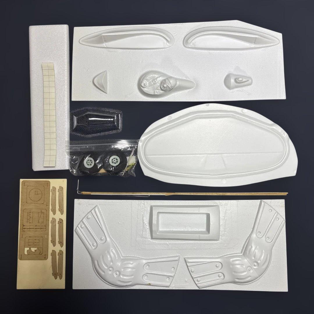 Gee Bee Racer RC飛行機キット FAN-TASTIC MODELS