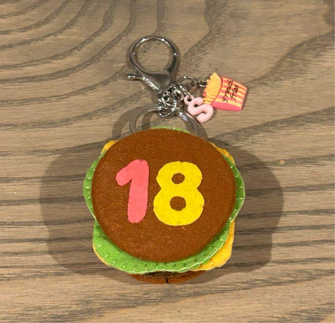 バスケハンバーガー フェルトお守り 部活お守り 手作りお守り - メルカリ