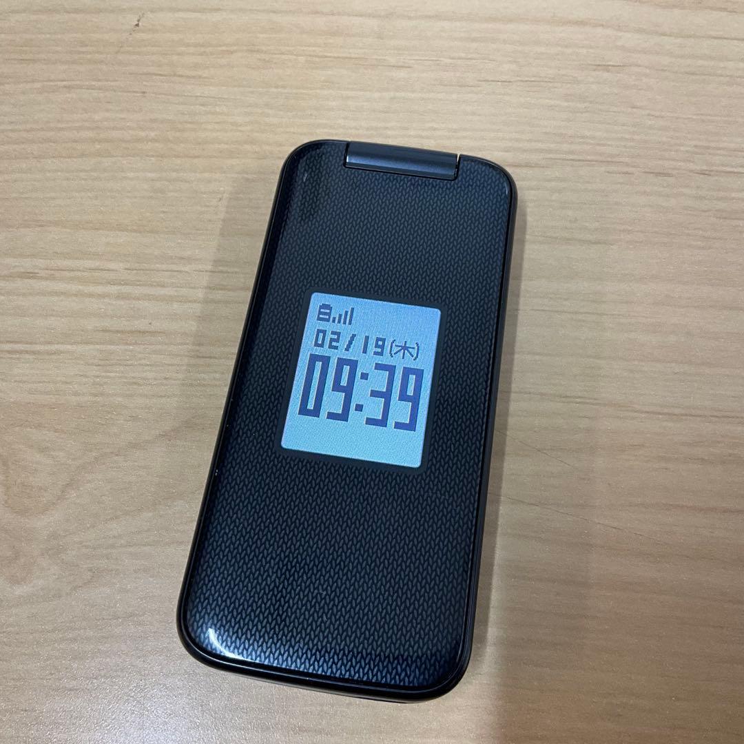 docomo らくらくホン F-41F ネイビー 本体 充電台＆充電器付き - メルカリ