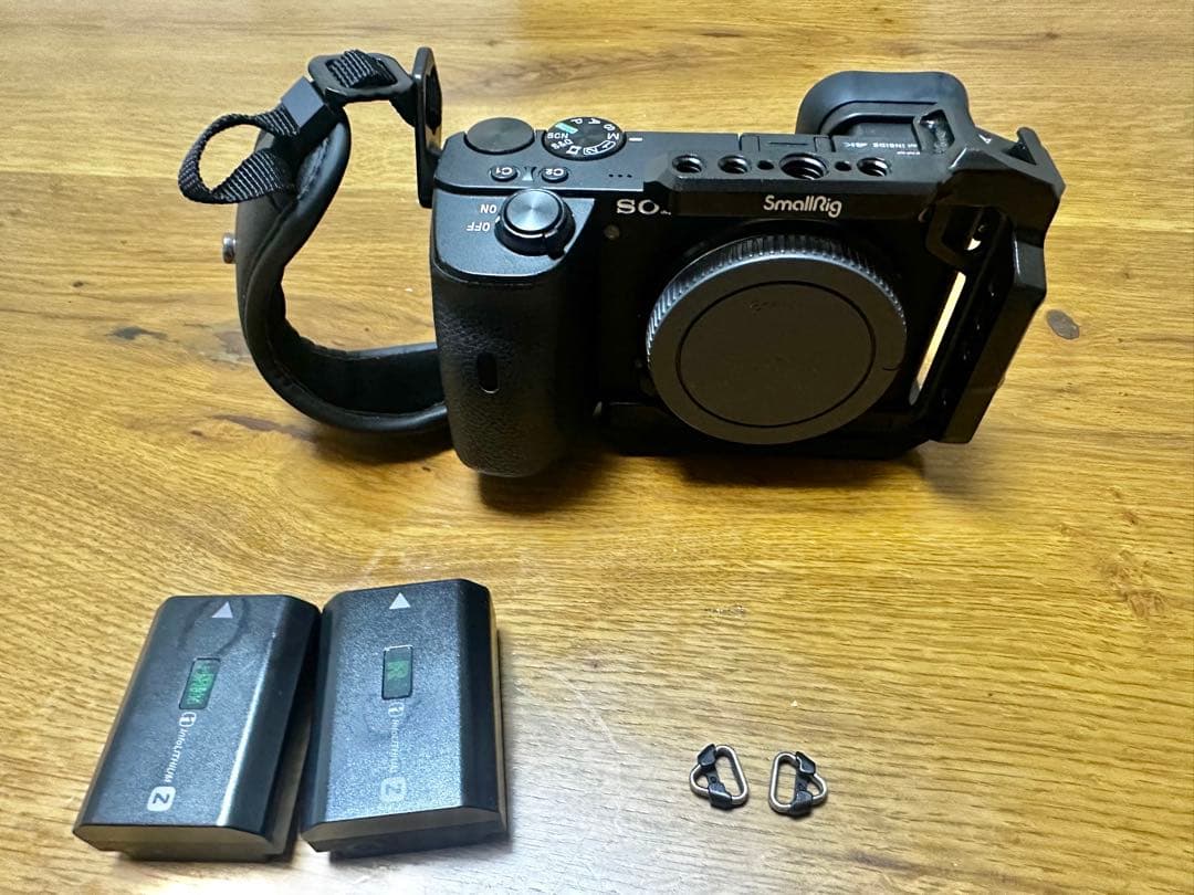 SONY a6600 ミラーレスカメラ SmallRig付き SONY のミラーレス一眼カメラ α6600 に SmallRig の L型ブラケット