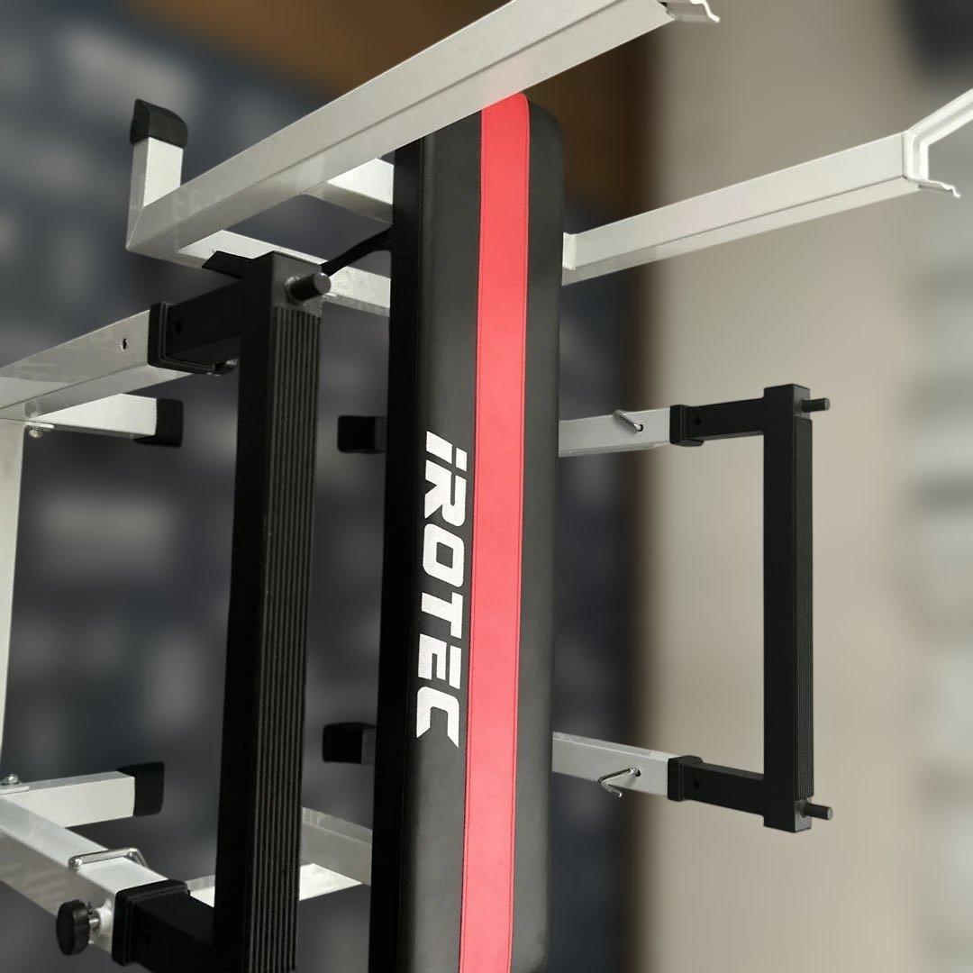 iROTEC トレーニングベンチ 黒と赤さ*の様 IROTEC トレーニングベンチ