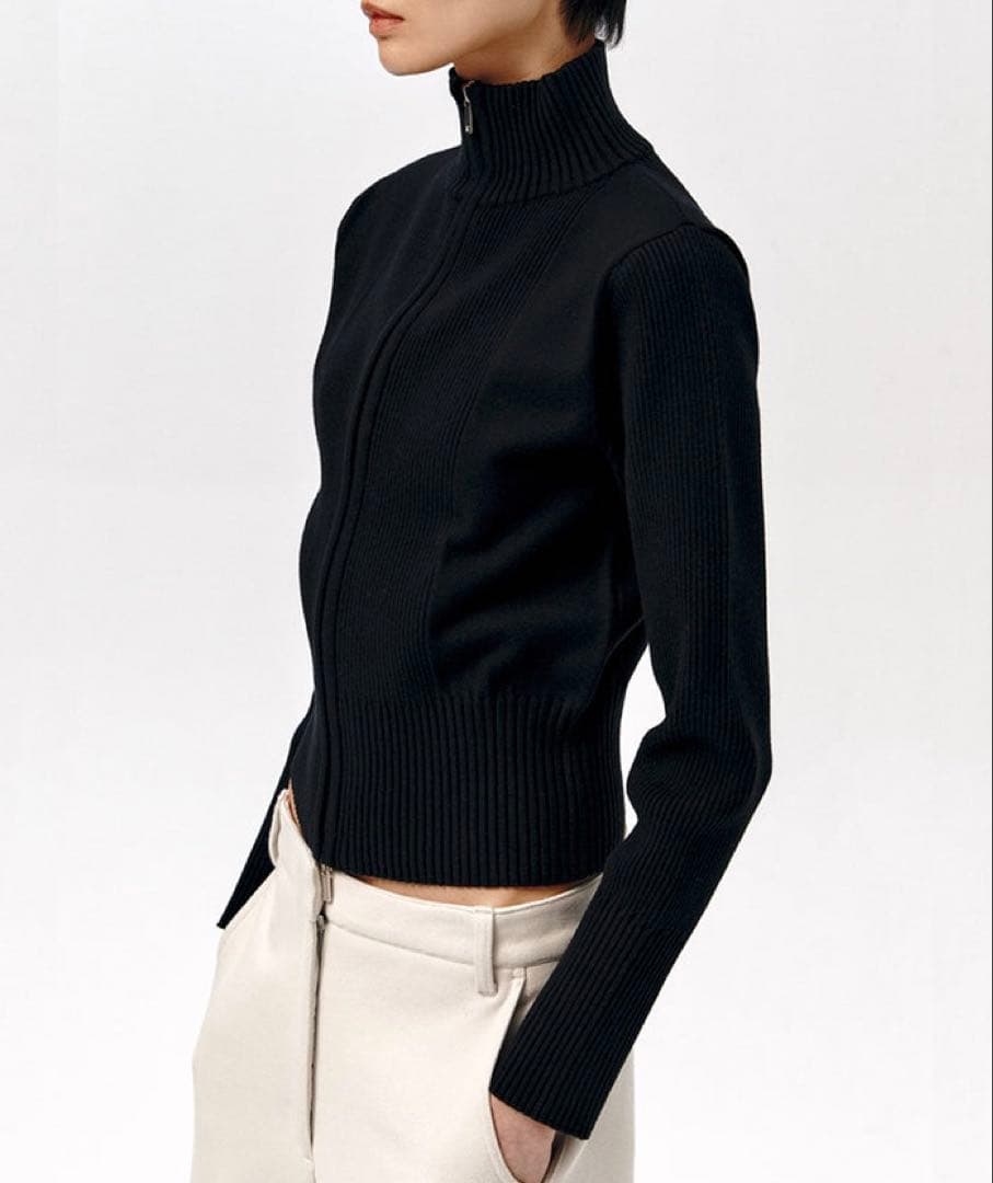 LOW CLASSIC HIGH NECK ZIP-UP KNIT TOP
