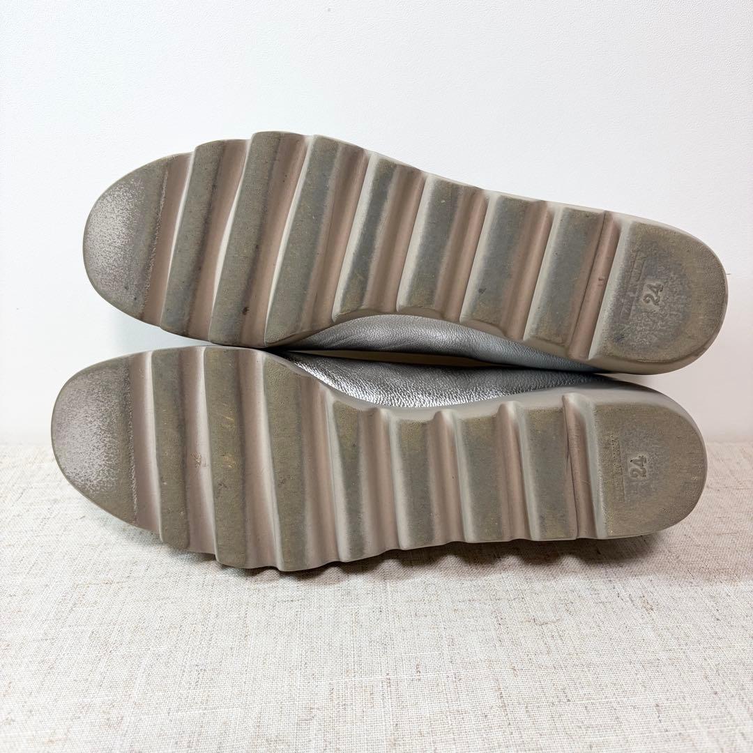 ヒルズアベニュー カメリア モチーフ ウェッジソール パンプス