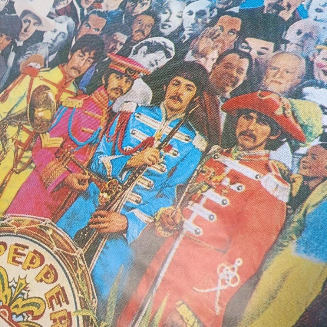 BEATLES 大判ポスター サージェント・ペパーズ・ロンリー・ハーツ・クラブ