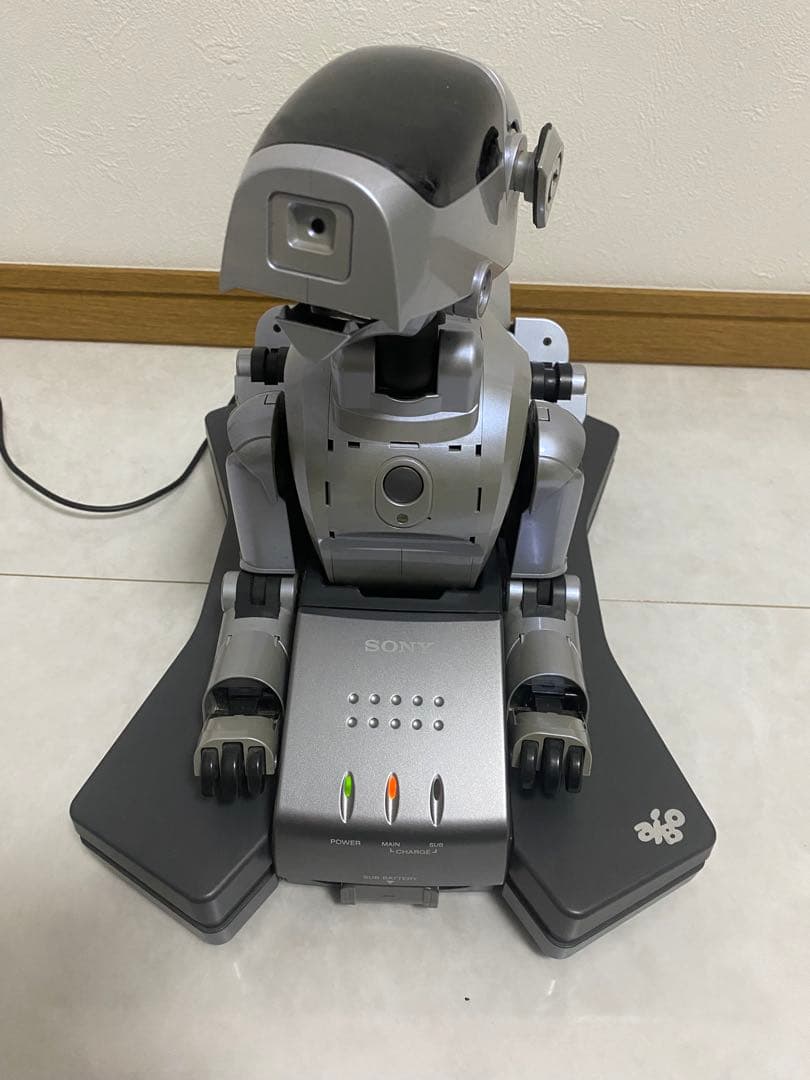 初代　AIBO アイボ　ERS-111 SONYソニー シルバー　付属品付き