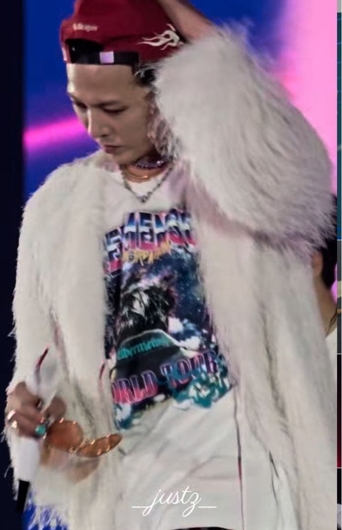 レア【公式】G-DRAGON ÜbermenschソウルENCORE Tシャツ白 - アイドル激安