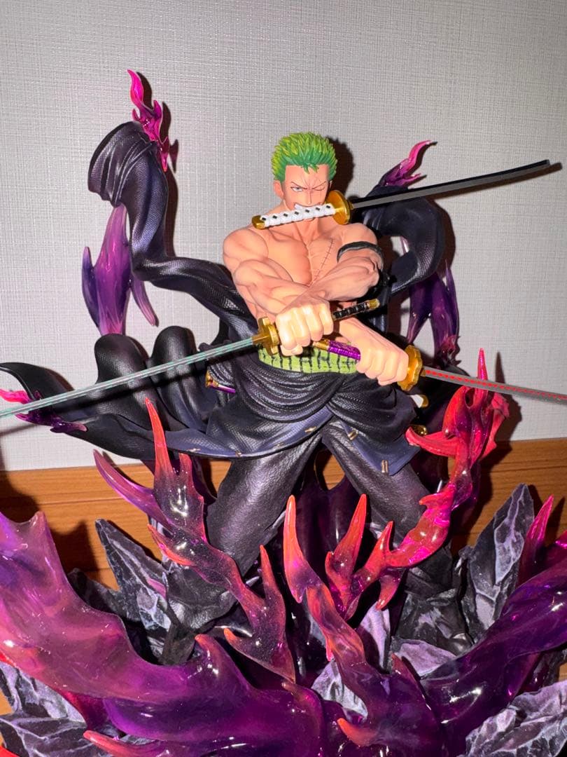 ワンピース 三刀流 ゾロ フィギュア