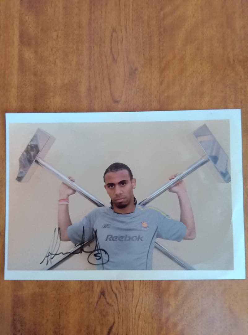 アントン ファーディナンド　2005年ウエストハム時代直筆サイン入りポートレート