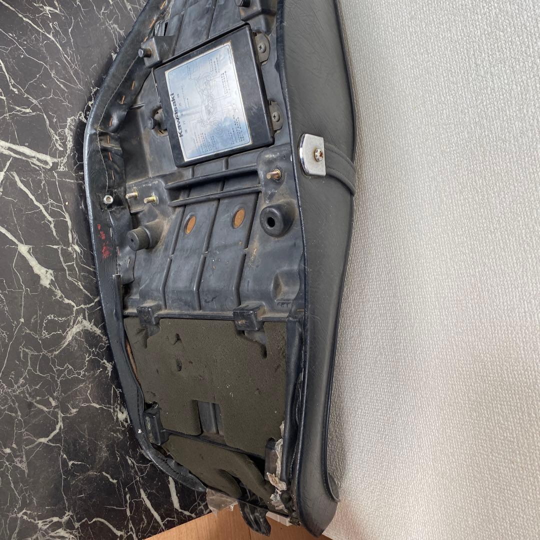 ゼファー400純正シート - メルカリ