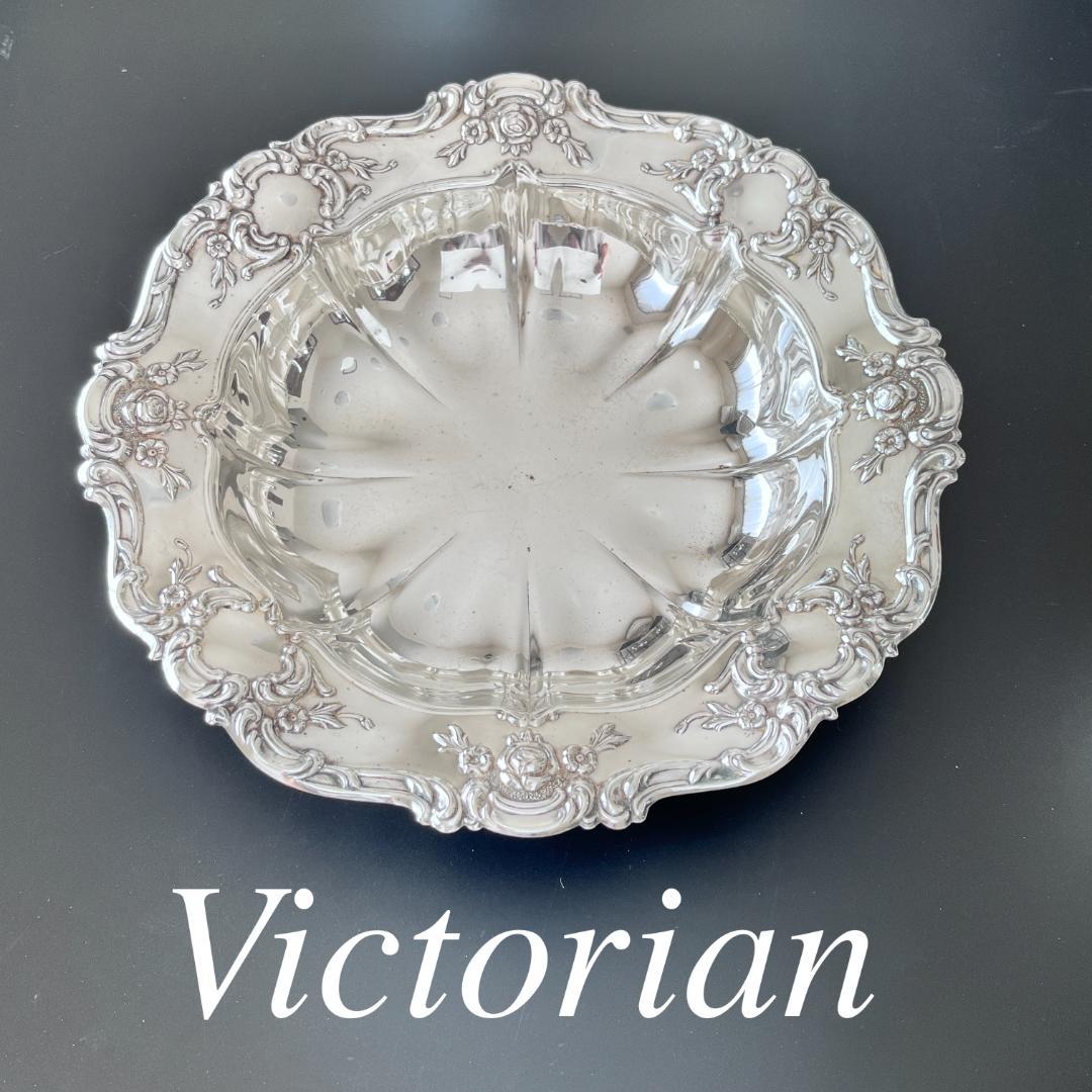 【英国】 ビクトリアンのフルーツスタンド/センターピース　直径29cm Amazon.co.jp: KRISININE ガラス フルーツ 装飾 クリスタル 桃 置物