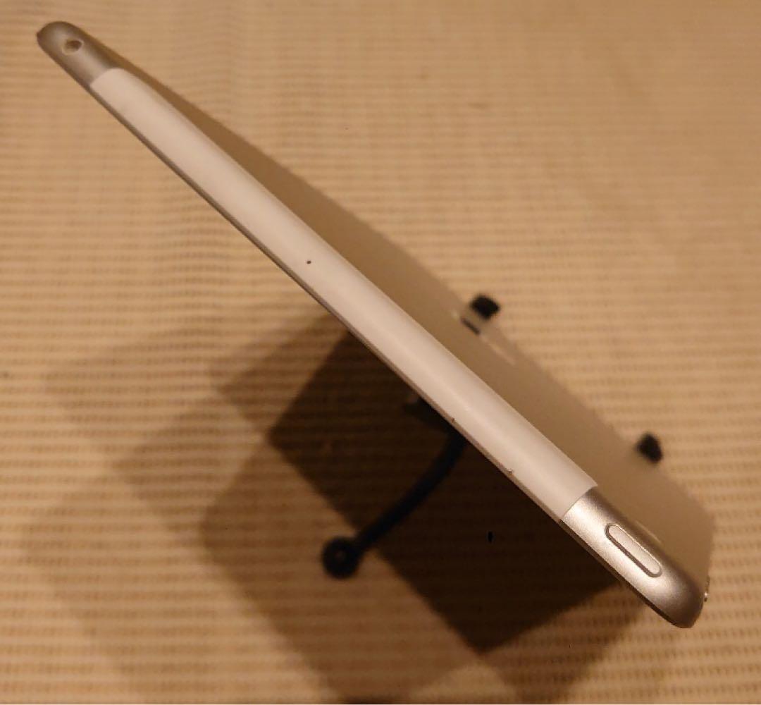 完動品SIMフリー液晶無傷iPad第7世代(A2198)本体32GB MMDFV - メルカリ