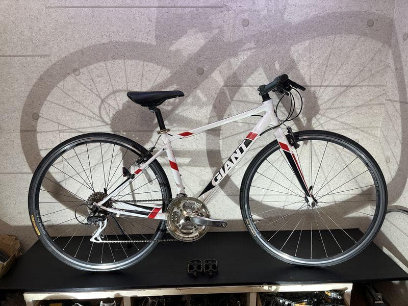 GIANT CROSTAR XS ジャイアント　クロスバイク 2017 GIANT 2017年モデル：軽くてスポーティな新型クロスバイク「CROSTAR