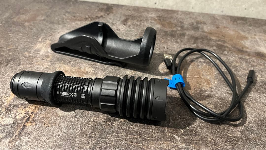 オーライト Olight X4 タクティカルライト Olight Warrior X 4 Rechargeable Flashlight | 2600 Lumens