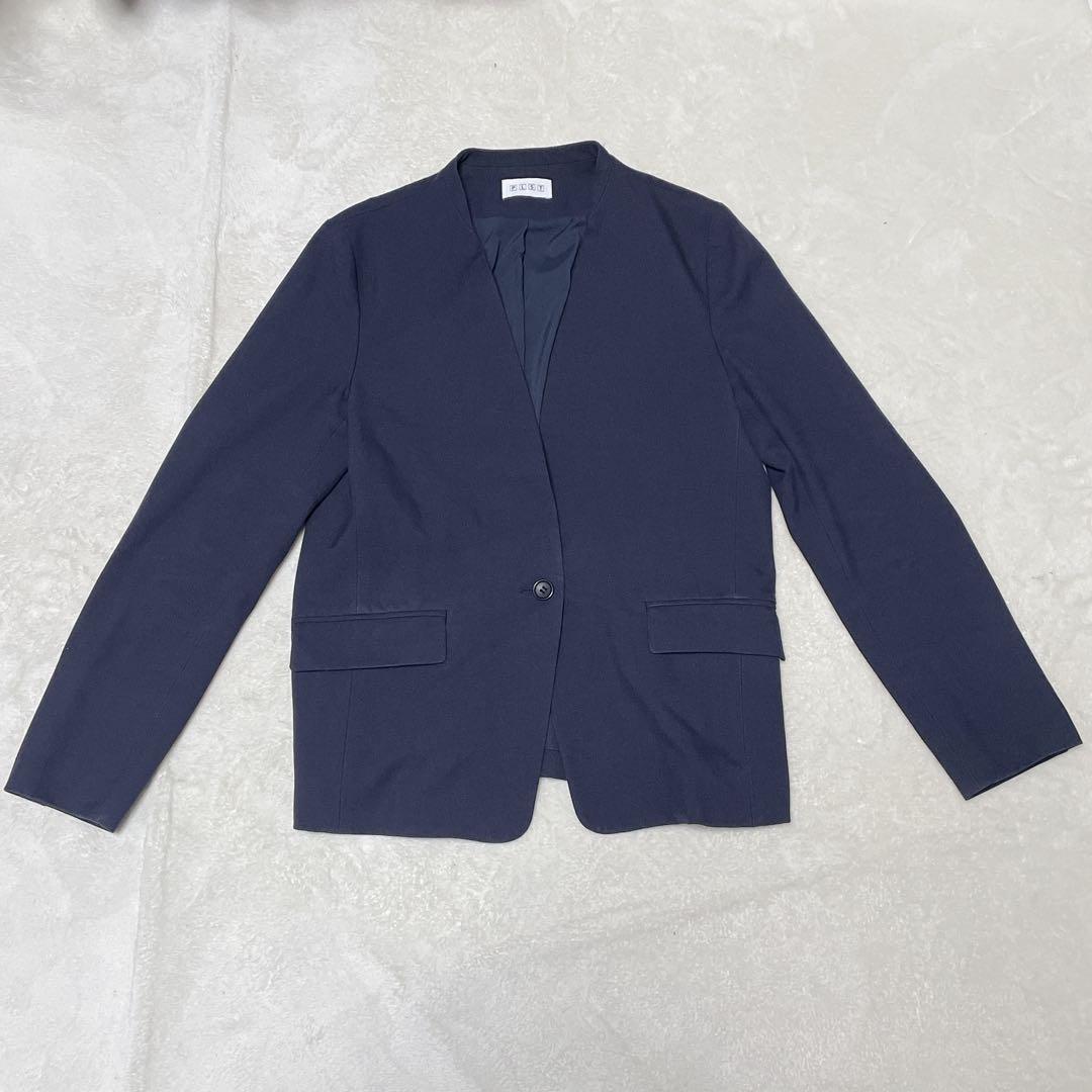 プラステ ブラッシュドバックス ノーカラー セットアップ ネイビー L