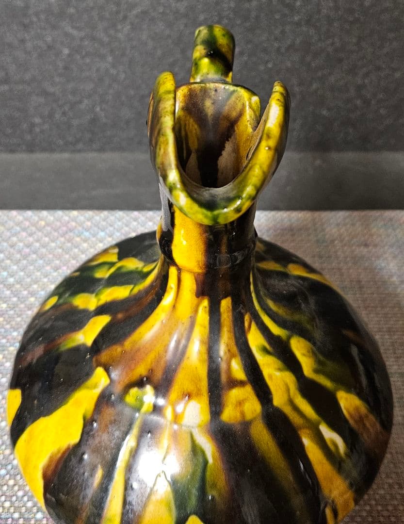 中国古美術　中国古陶磁器　古玩　時代物　遼三彩　鶏頭鶏冠形　手付水注　水瓶　酒瓶