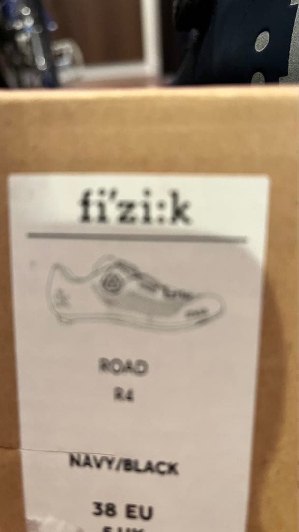 2、3回使用のみ fizi:k ROAD R4レディース ネイビー38