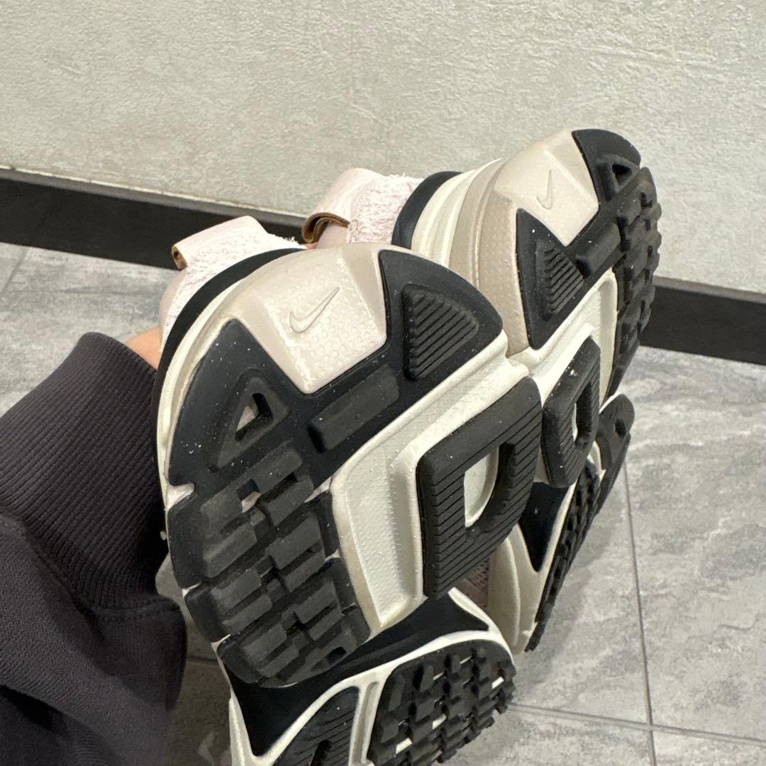 美品 NIKE FN6703-001 スモーキーピンク スニーカー 24.5cm