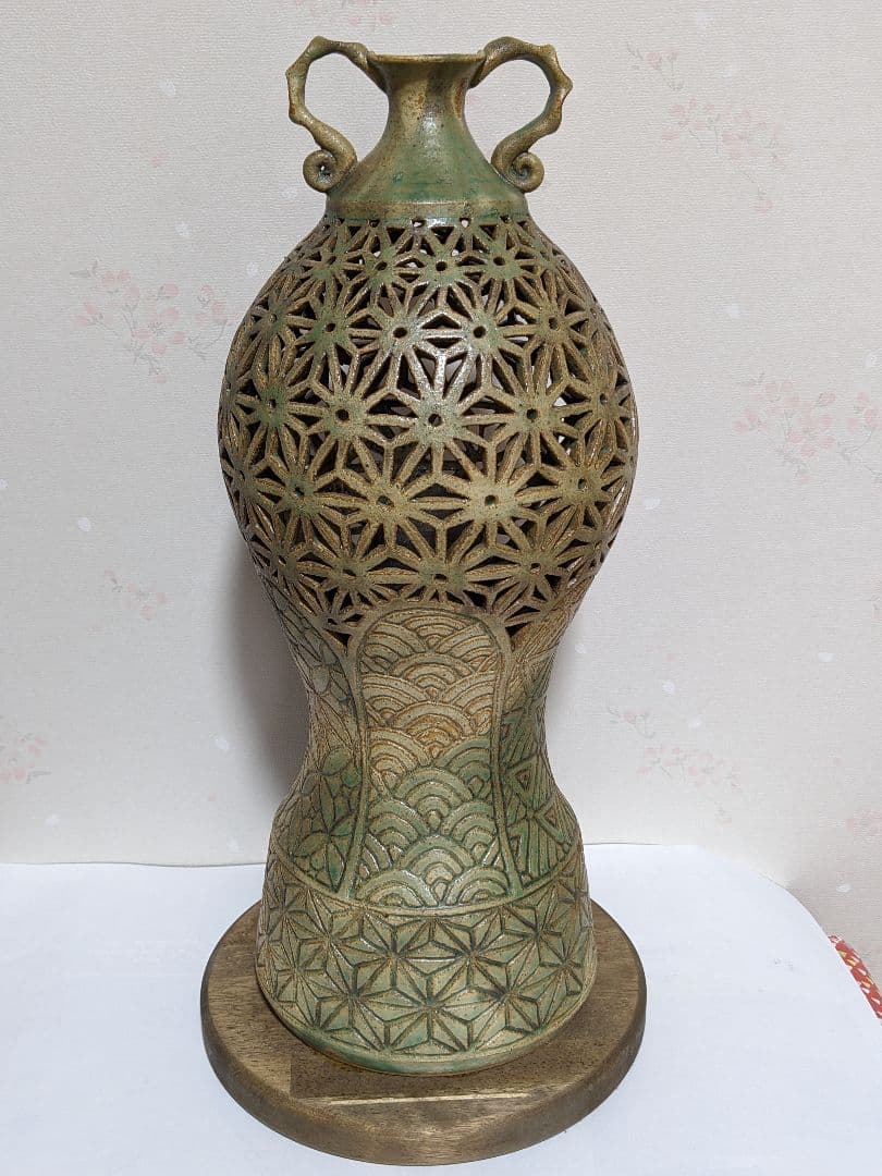 ♦朝鮮 李朝陶磁 透かし彫り 麻の葉 幾何学文様 梅瓶 大正〜明治時代 古美術品 李朝陶磁展 | イベント詳細