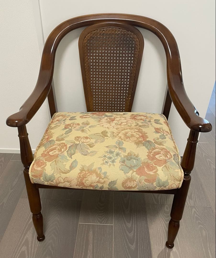カリモク アームチェア ラタン 花柄 昭和レトロ 木製 クラシック 椅子 楽天市場】【中古】 カリモク アームチェア ダークブラウン×グレー花柄