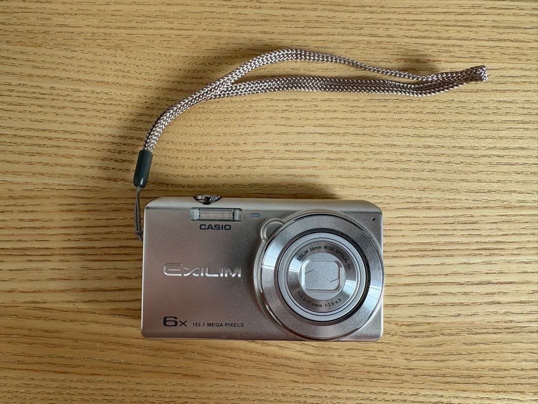 【箱•説明書なし】CASIO EXILIM 16.1MP デジタルカメラ