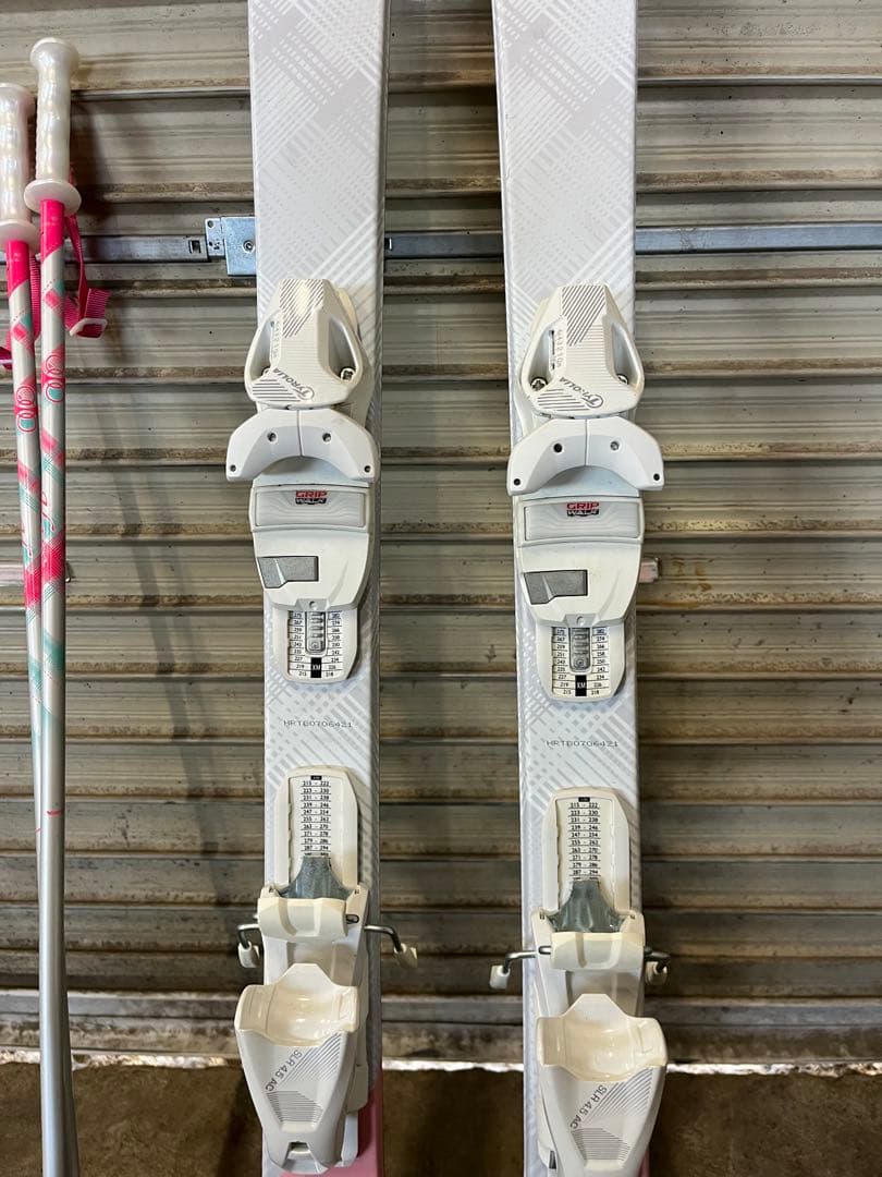 Hart ジュニア用 スキー板 138cm ストック付き - メルカリ