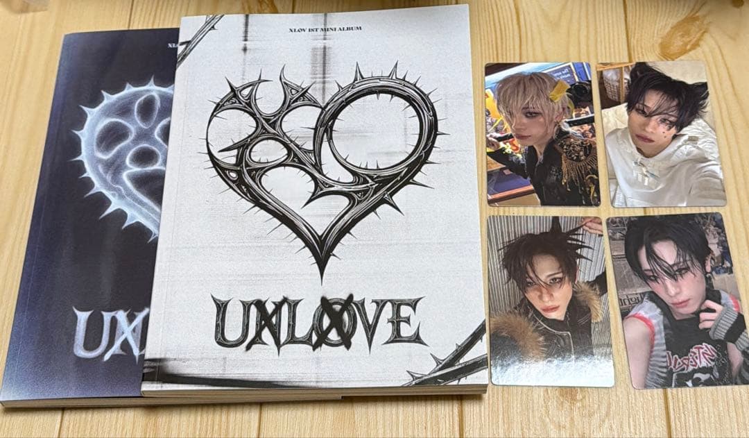 XLOV UXLXVE アルバム ハルトレカ - メルカリ