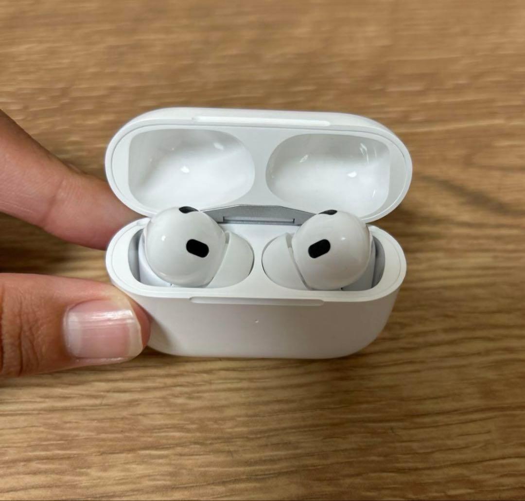 AirPodsPro第2世代ホワイト　互換品 Amazon.co.jp: Apple AirPods Pro（第2世代） ​​​​​​​ ホワイト : 家電