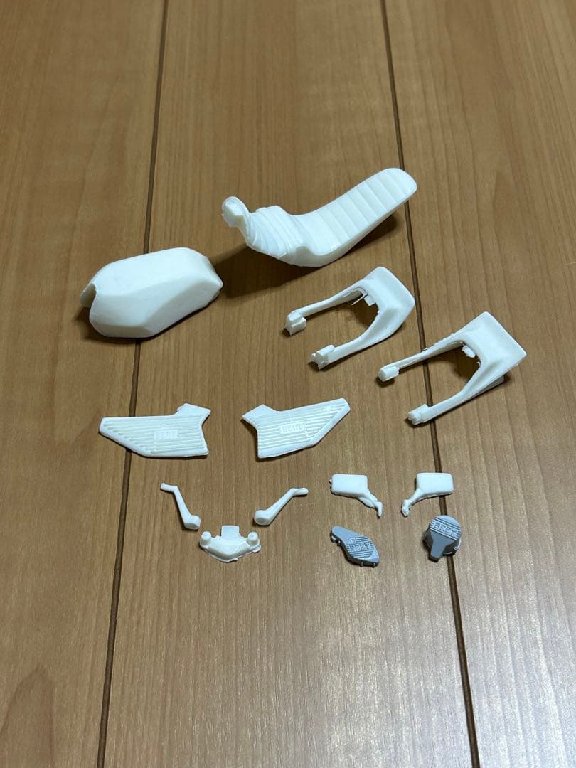 アオシマ　ホンダ　CBX400F　未付属パーツ&デカール&レジンパーツ付属