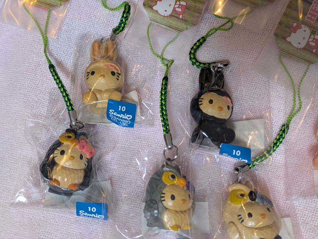 ハローキティ　木彫りシリーズ　6種