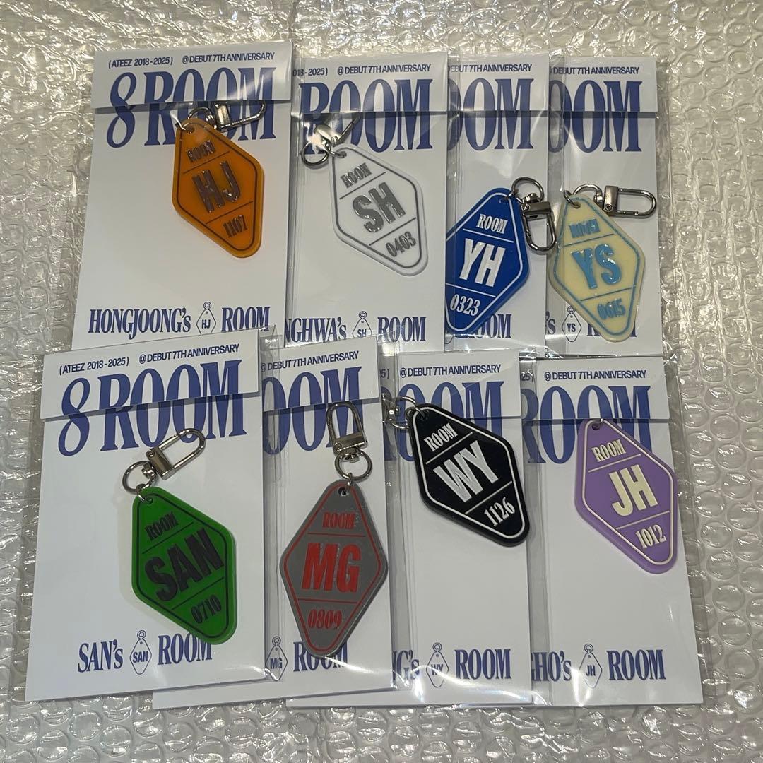 ateez 8room キーリング　8種セット ATEEZ 8ROOM Keyring — Official Pop-Up (Choose Member) – Kpop Exchange