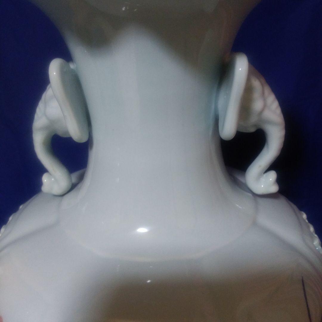 中国、透かし彫り像耳付き花瓶 - メルカリ