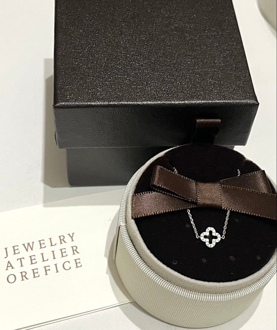 オレフィーチェ ジルクローバー ダイヤブレスレット 18K ホワイト