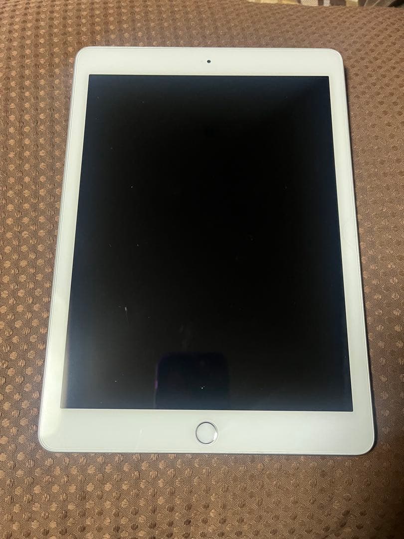 iPad6世代　128GB シルバー　Wi-Fiモデル Apple iPad 6 9.7