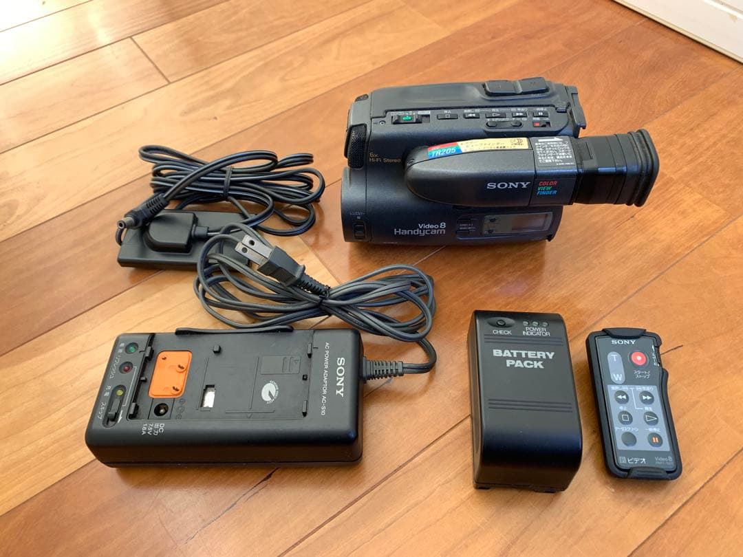 Sony Handycam 8ミリビデオカメラCCD-TR205 - メルカリ