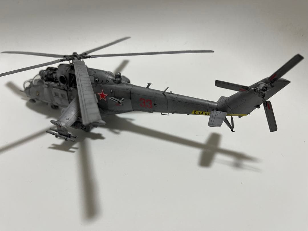 ズベズダ 1/72 ソ連軍 ミル Mi-24V/VP ハインドE 攻撃ヘリ - メルカリ